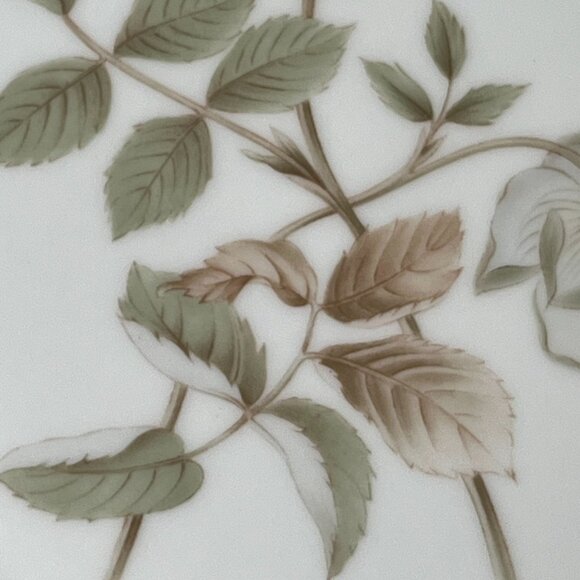 Royal Doulton 3 Salad Plates 8" Yorkshire Rose H 5050 England 1977 - Picture 7 of 11